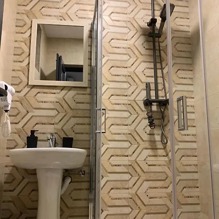 בית הארחה Paravanhouse קונסטנצה