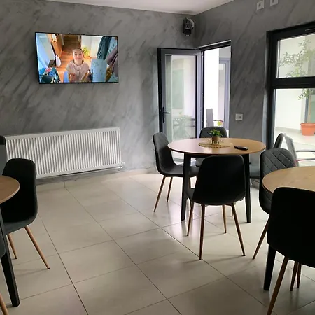בית הארחה Paravanhouse *